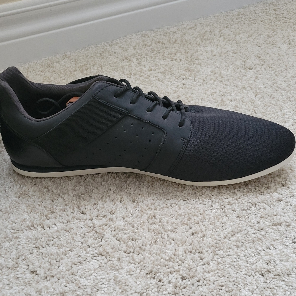 Aldo sneaker
